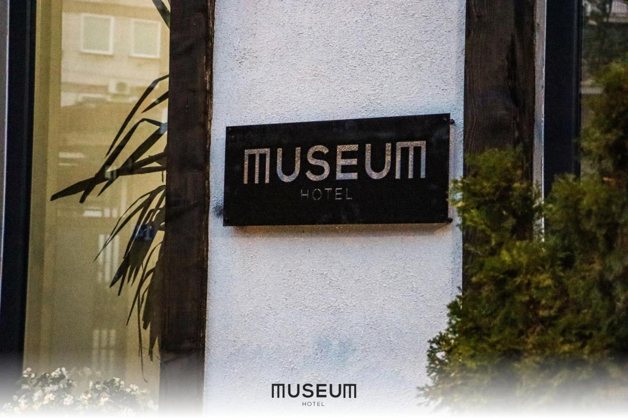 פרישטינה Museum Hotel מראה חיצוני תמונה