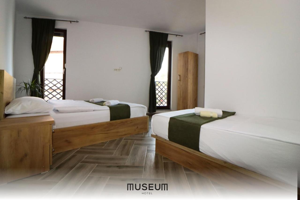 פרישטינה Museum Hotel מראה חיצוני תמונה
