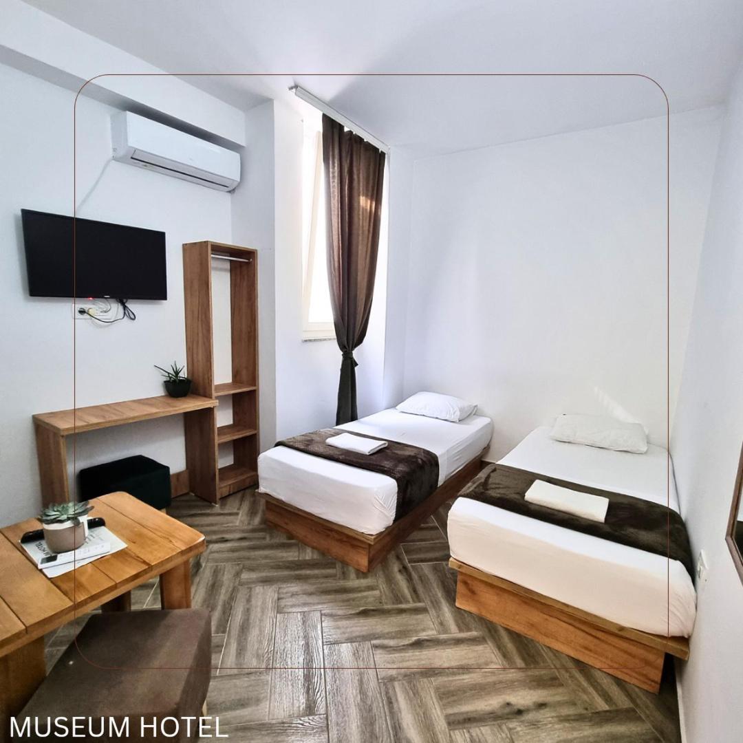 פרישטינה Museum Hotel חדר תמונה